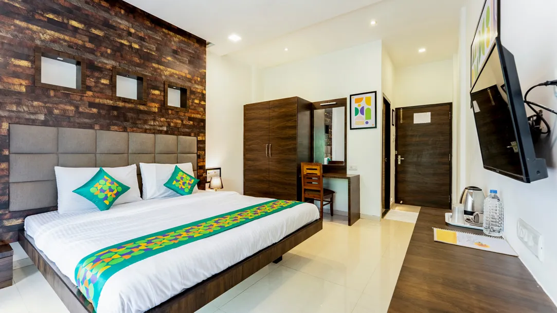 Blue Roof Sea Side Kelva