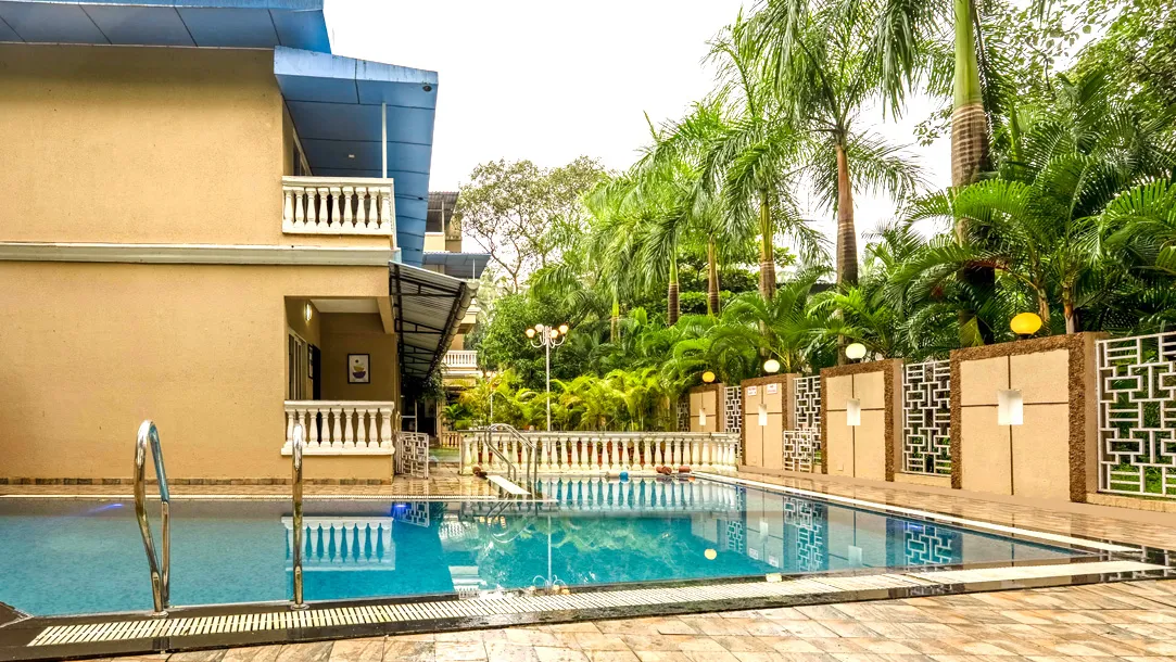 Blue Roof Sea Side Kelva